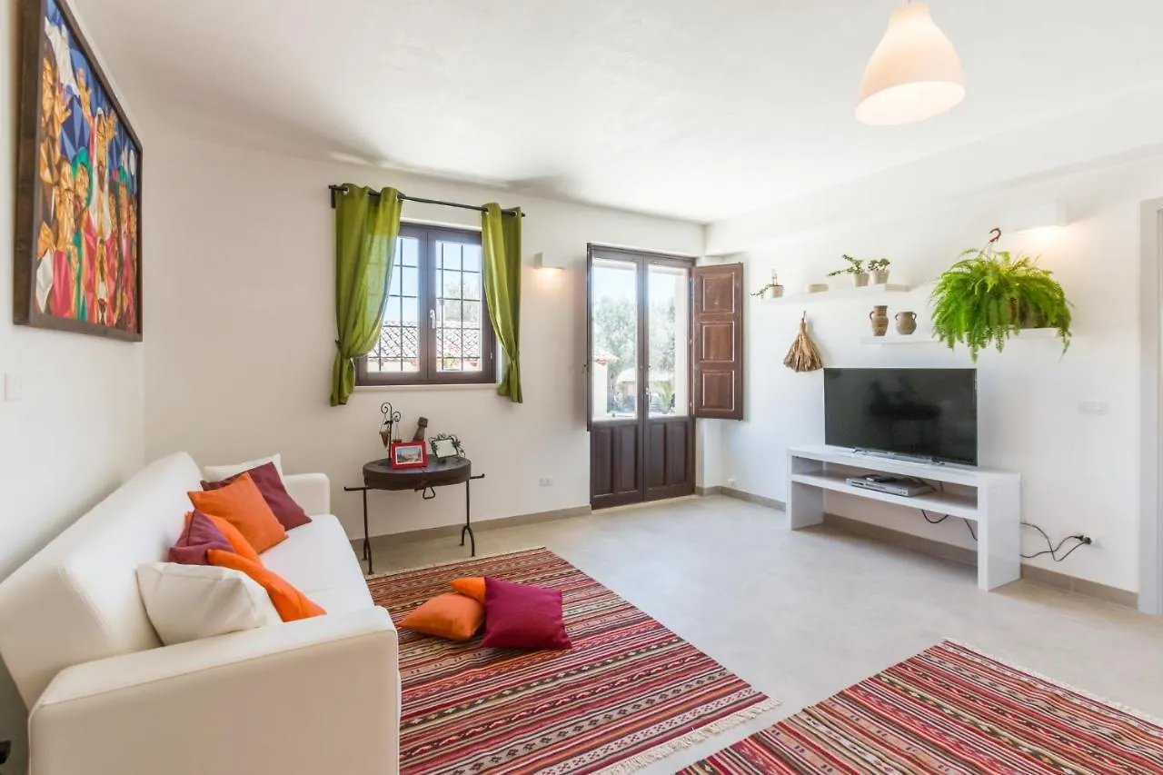 Villa Trappeto Dellago With Sea View, Pool, Parking & Wi-Fi Avola