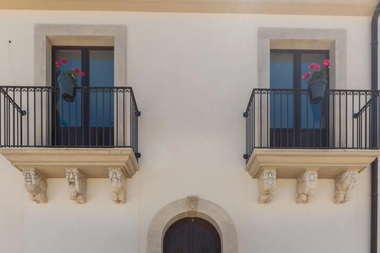 Trappeto Dellago With Sea View, Pool, Parking & Wi-Fi Avola Villa