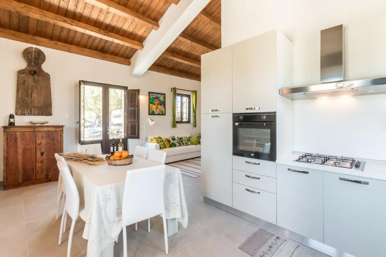 Trappeto Dellago With Sea View, Pool, Parking & Wi-Fi Avola Villa