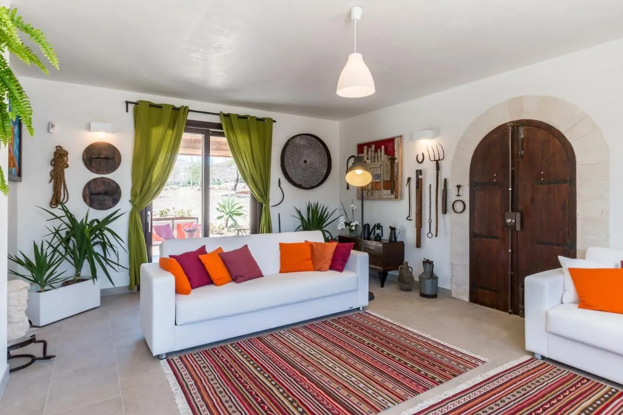 Trappeto Dellago With Sea View, Pool, Parking & Wi-Fi Avola