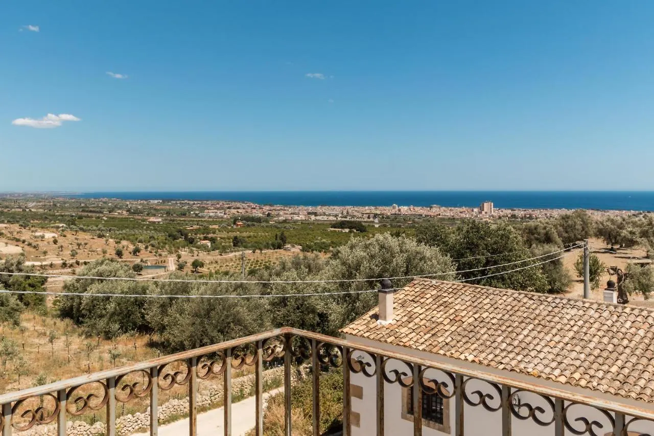 Trappeto Dellago With Sea View, Pool, Parking & Wi-Fi Avola