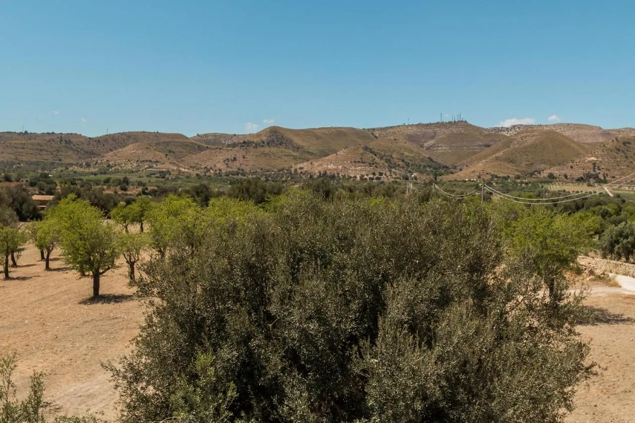 Villa Trappeto Dellago With Sea View, Pool, Parking & Wi-Fi Avola