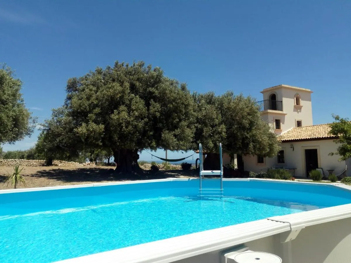 Trappeto Dellago With Sea View, Pool, Parking & Wi-Fi Avola